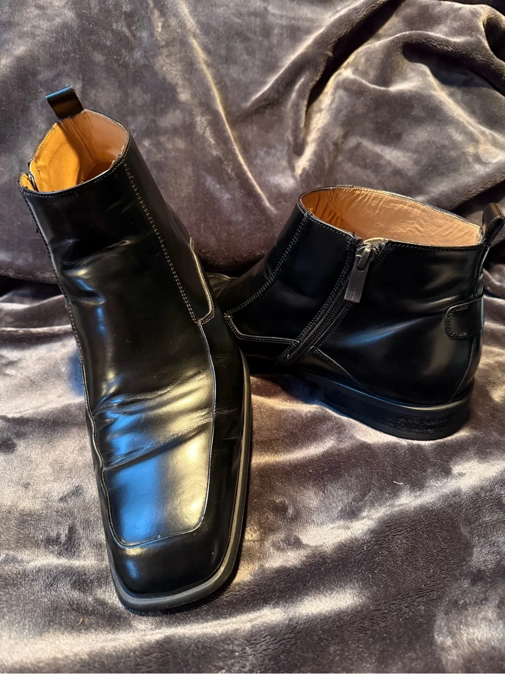 Kenneth Cole Black Leather Chukka Zip Boots